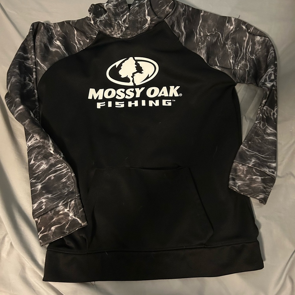 Mossy Oak Black and Gray Apparel